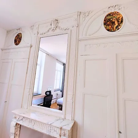 2-bedroom Design And Prestige Vieux-lille 아파트
