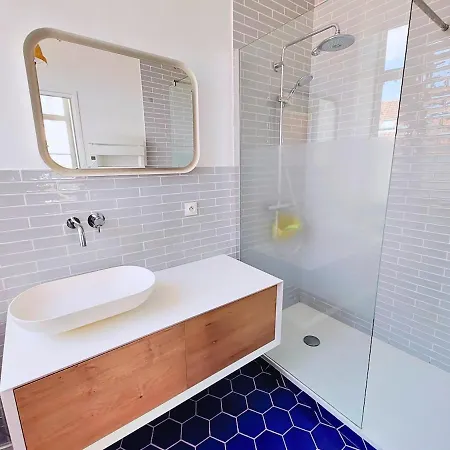 아파트 2-bedroom Design And Prestige Vieux-lille 릴